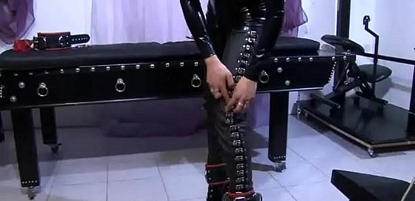  Hot slave in chain